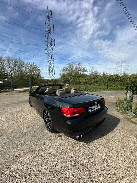 Gebraucht BMW 330 Cabriolet 272 PS (200 kW) 2007 Schwarz Cabrio