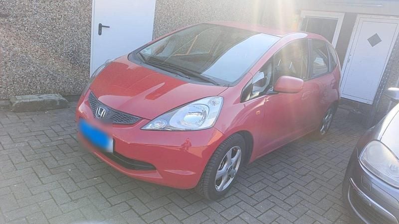 Gebraucht Honda Jazz 77 PS (56 kW) 2011 Rot Kleinwagen