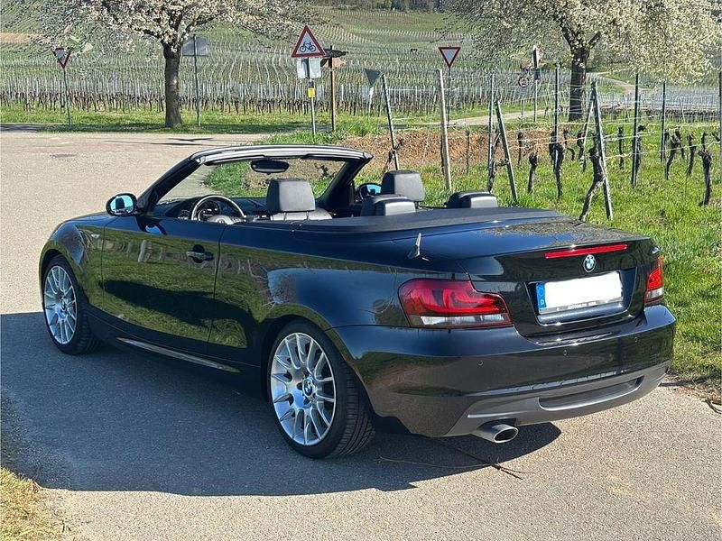Schwarz Gebraucht 2008 BMW 120 Cabriolet M Sport Cabrio | 9.700 € (Etwas zu teuer) - Bild 1/4