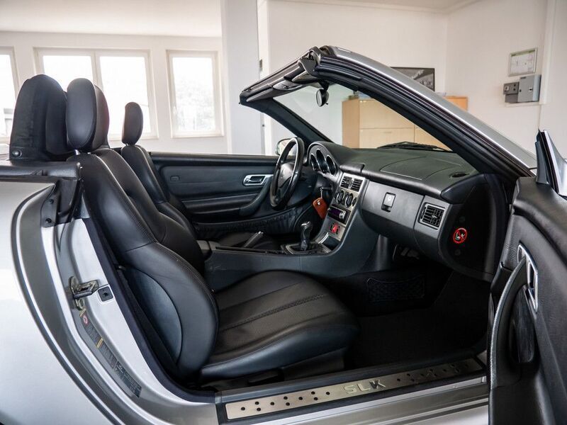 Second-hand Mercedes SLK200 Edition 163 CP (119 kW) 2003 Argintiu Cabrio