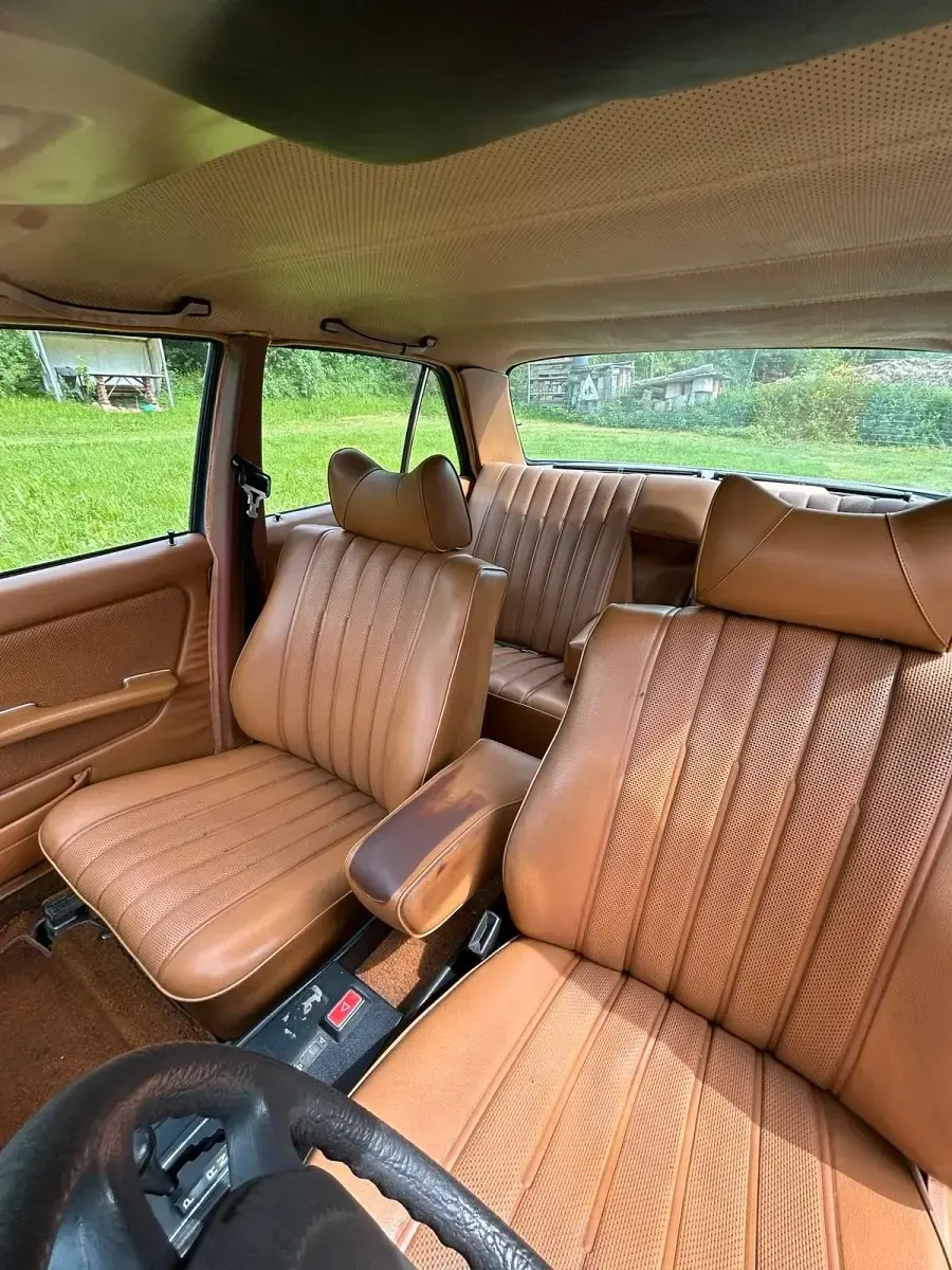 Gebraucht Mercedes 250 129 PS (94 kW) 1978 Blau Limousine