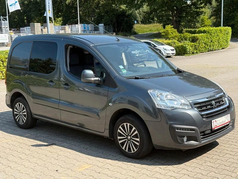 Grau Gebraucht 2016 Peugeot Partner Comfort Van / Kleinbus | 8.990 € (Fairer Preis) - Bild 1/2