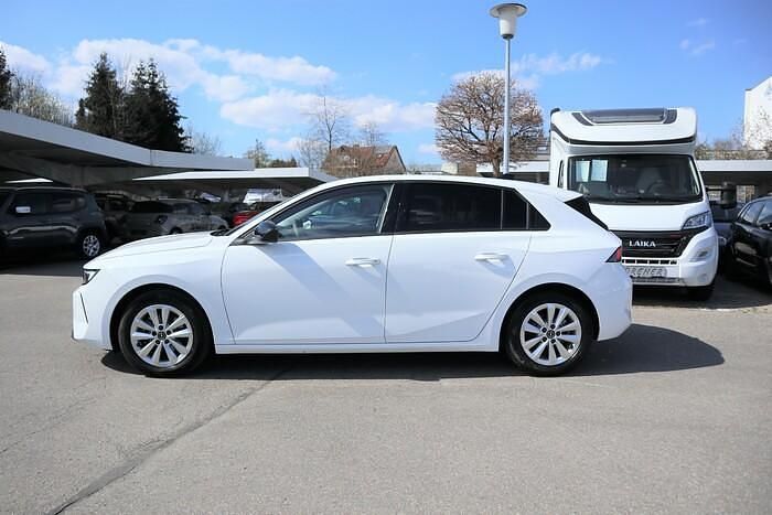 Gebraucht Opel Astra Enjoy 110 PS (80 kW) 2024 Jade weiß Limousine