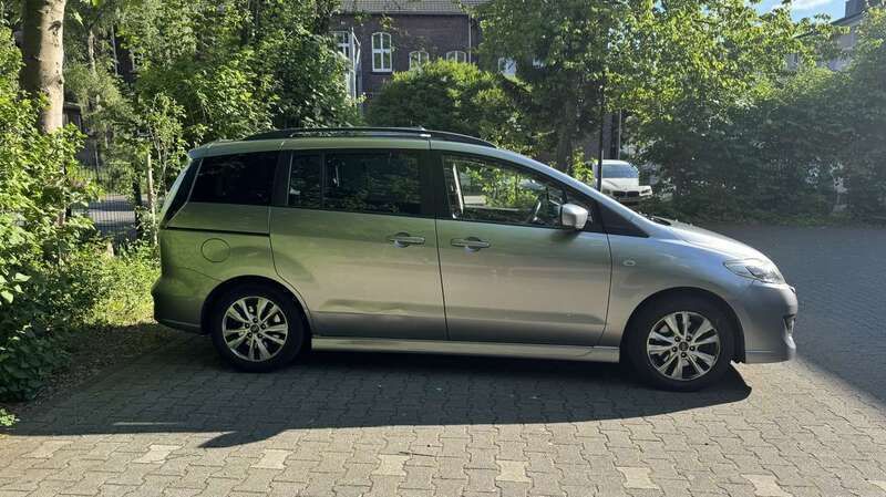 Silber Gebraucht 2010 Mazda 5 Exclusive Van / Kleinbus | 6.000 € (Etwas zu teuer) - Bild 1/4