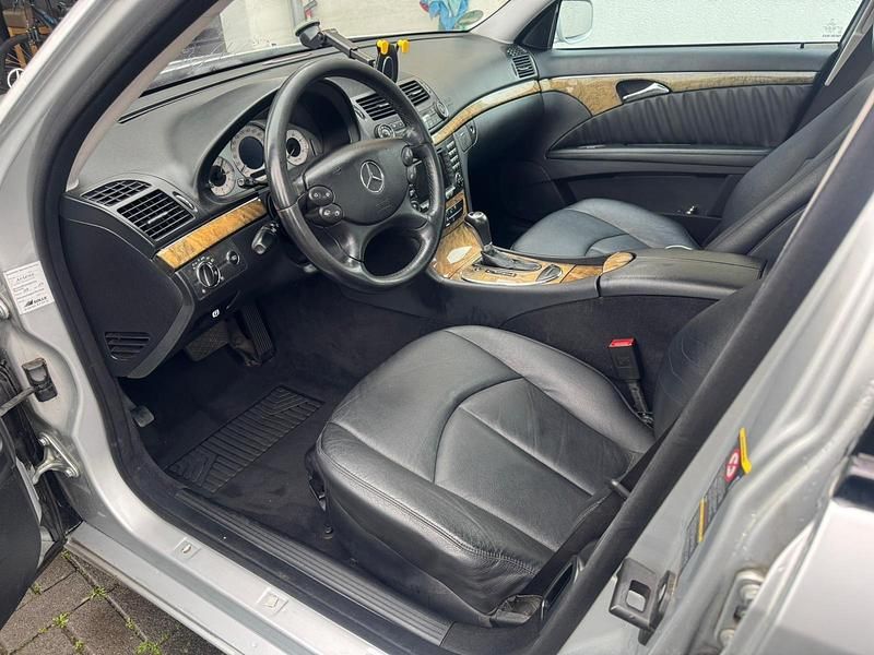 Brugt Mercedes E280 Avantgarde 190 HK (139 kW) 2006 Sølv Sedan