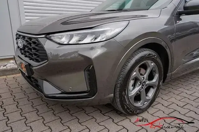 Gebraucht Ford Kuga ST-Line 186 PS (136 kW) 2025 Grau SUV