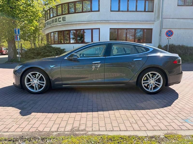 Brugt Tesla Model S 309 kW (421 HK) 2015 Grå Hatchback