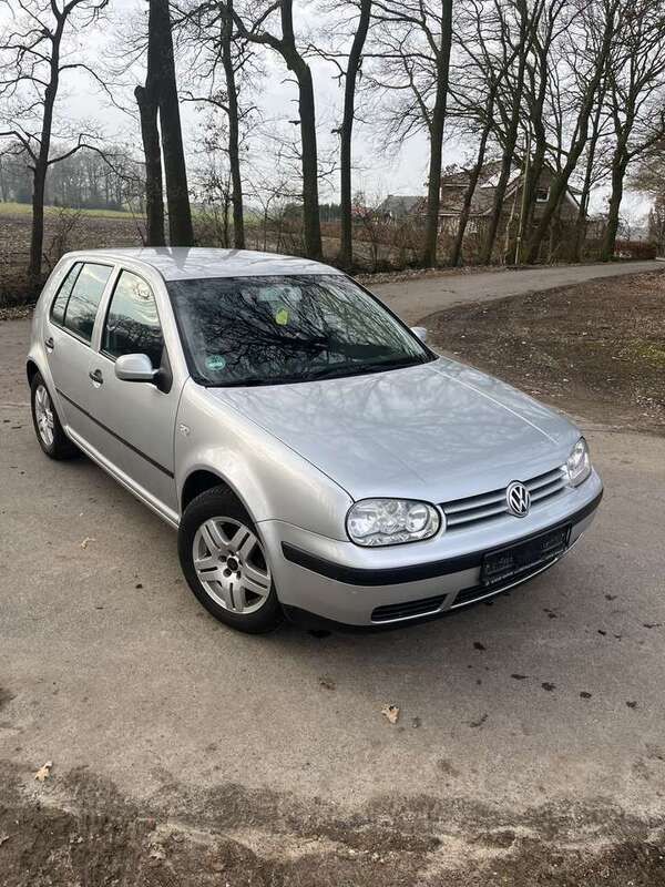 Gebraucht 2003 VW Golf IV Comfortline Limousine | 3.250 € (Teuer) - Bild 1/4