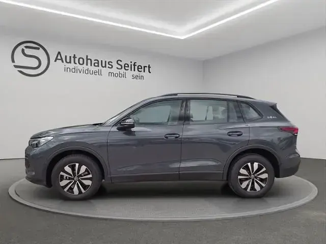 Neu VW Tiguan Life 204 PS (150 kW) 2026 Grau SUV