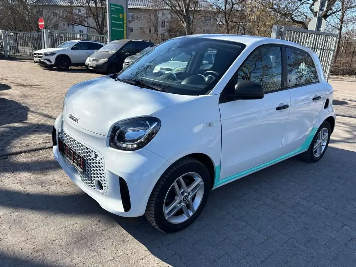 Gebraucht Smart ForFour Electric Drive 60 kW (82 PS) 2020 Weiß Kleinwagen
