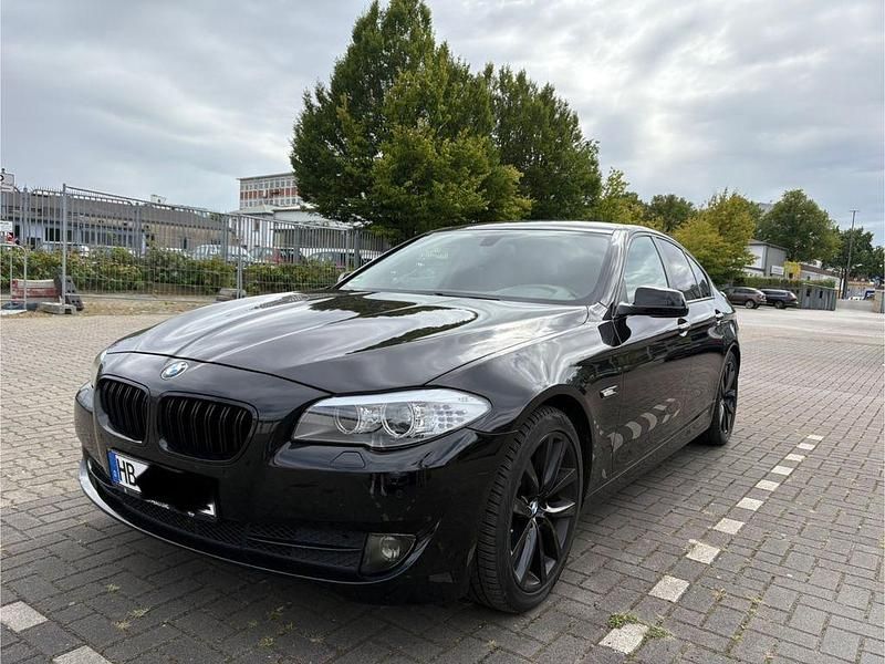 Schwarz Gebraucht 2013 BMW 520 Limousine | 14.900 € (Etwas zu teuer) - Bild 1/4