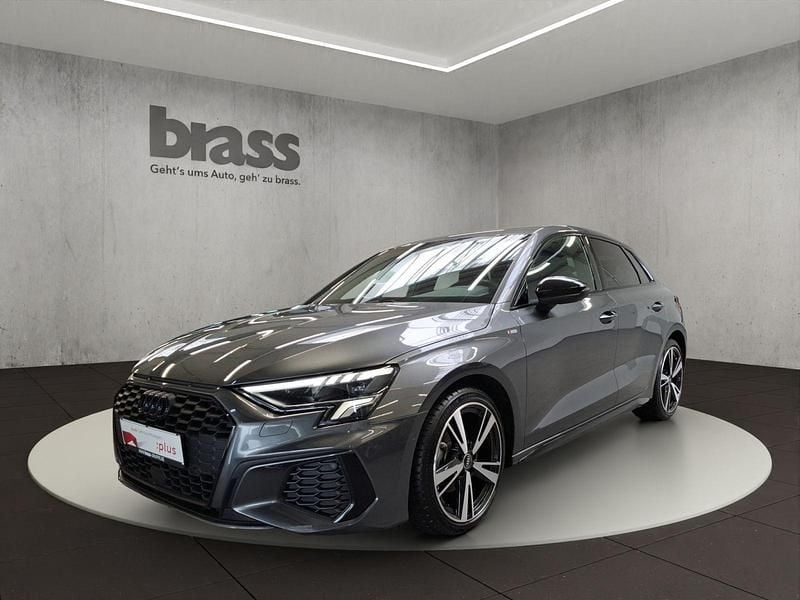 Daytonagrau perleffekt Gebraucht 2022 Audi A3 Sportback S-Line Limousine | 24.600 € (Superpreis) - Bild 1/4