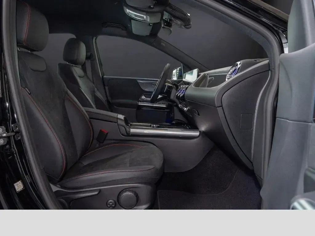 Gebraucht Mercedes B180 AMG 136 PS (100 kW) 2026 Schwarz Kleinwagen