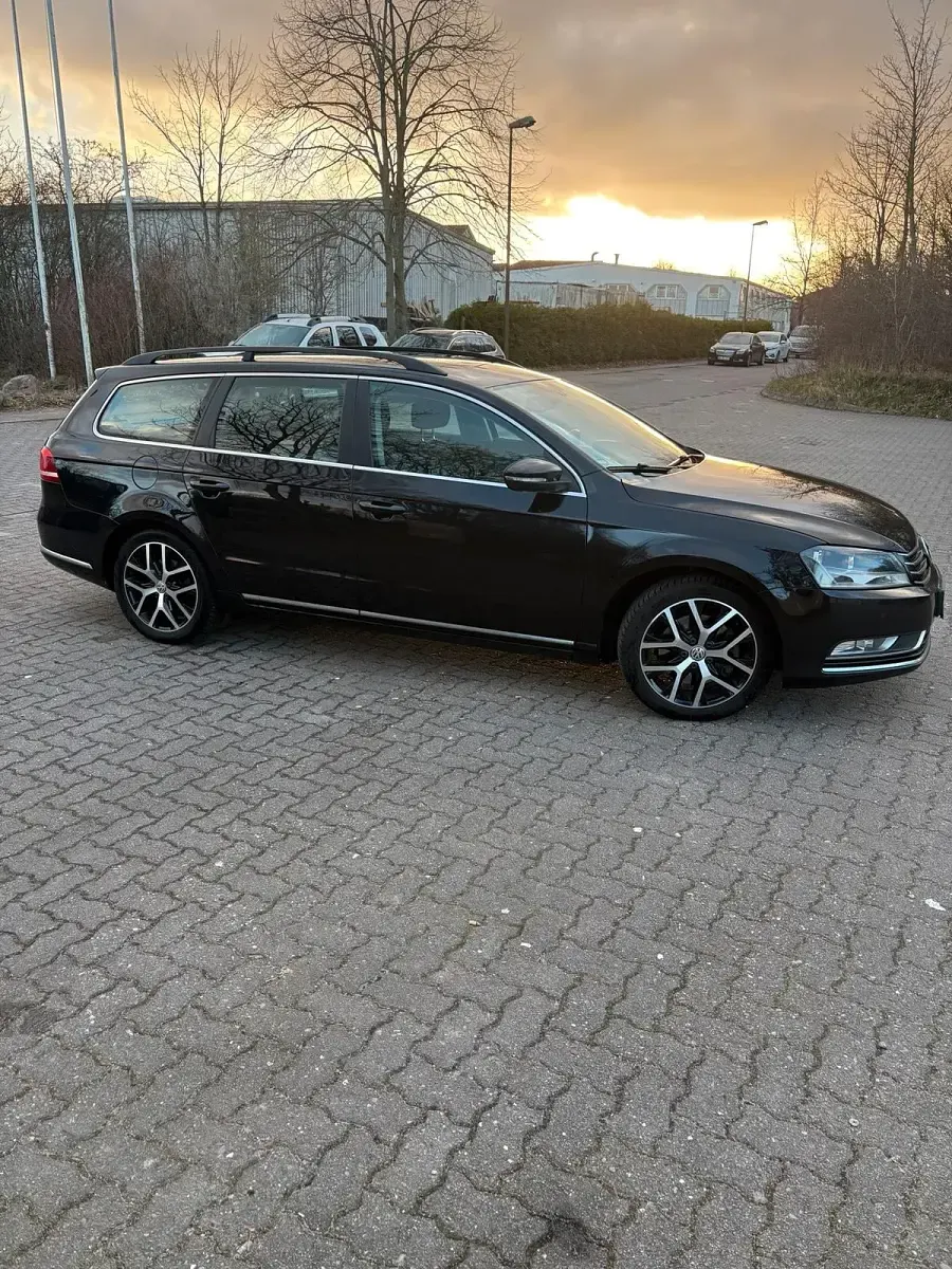 Gebraucht VW Passat 140 PS (102 kW) 2012 Schwarz Kombi