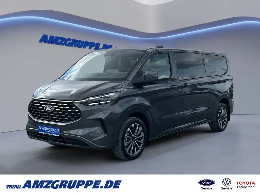 Używany Ford Tourneo Titanium X 170 KM (125 kW) 2025 Minivan