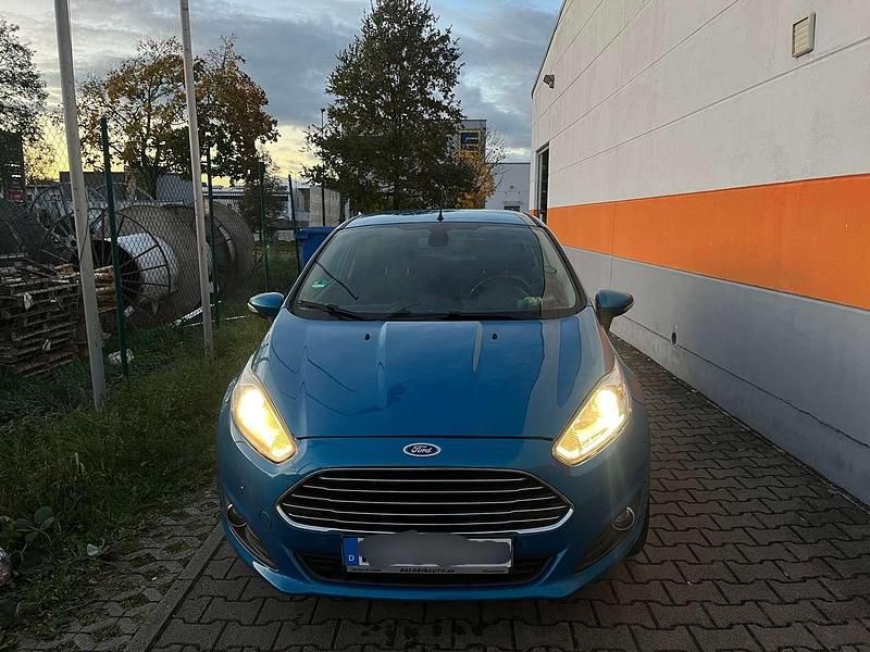 Gebraucht Ford Fiesta SYNC Edition 101 PS (74 kW) 2013 Blau Limousine