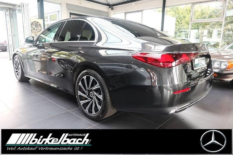 Gebraucht Mercedes E220 Advanced 197 PS (144 kW) 2024 Grafitgrau  metalliclack Limousine