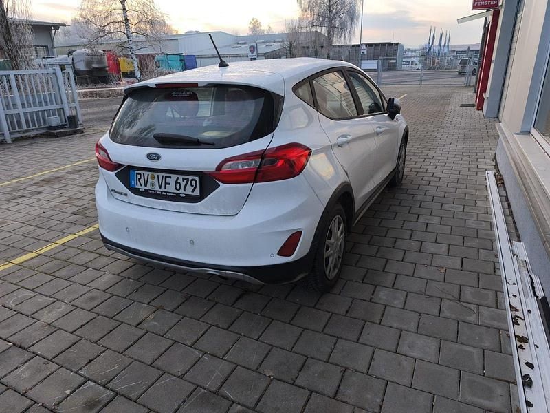 Gebraucht Ford Fiesta Active 120 PS (88 kW) 2018 Weiß Kleinwagen
