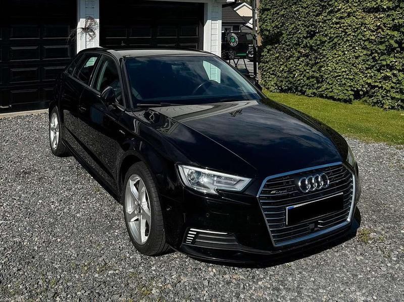 Schwarz Gebraucht 2017 Audi A3 Sportback e-tron Ambiente Limousine | 15.690 € (Fairer Preis) - Bild 1/4