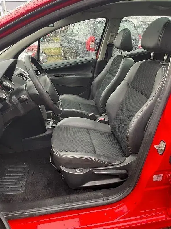 Gebraucht Peugeot 207 Premium 120 PS (88 kW) 2012 Rot Kombi