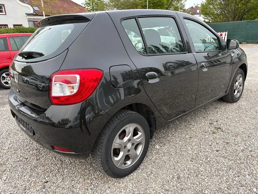 Gebraucht Dacia Sandero Celebration 73 PS (53 kW) 2015 Schwarz Limousine