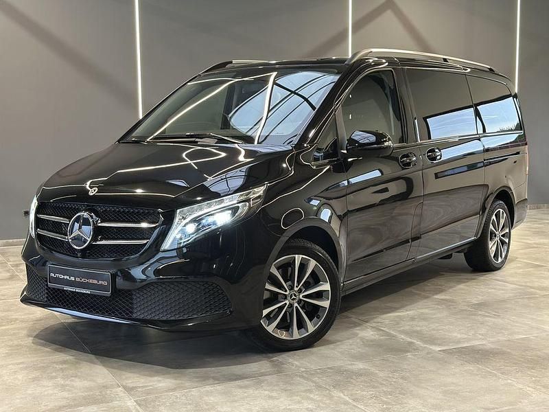 Obsidianschwarz metallic Gebraucht 2022 Mercedes V300 Avantgarde Van / Kleinbus | 54.500 € (Superpreis) - Bild 1/4