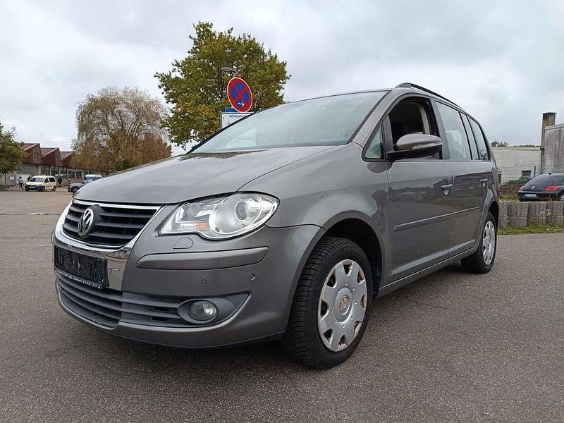 Grau Gebraucht 2009 VW Touran Trendline Van / Kleinbus | 3.300 € (Guter Preis) - Bild 1/4