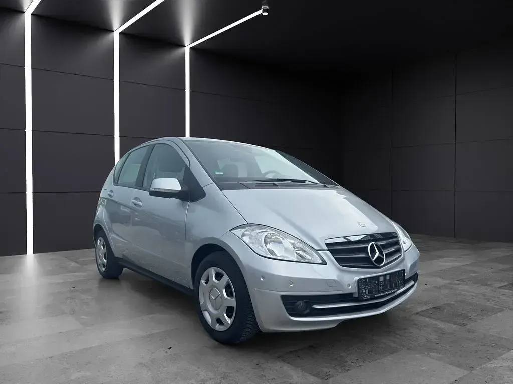Gebraucht Mercedes A160 95 PS (69 kW) 2012 Silber Kleinwagen