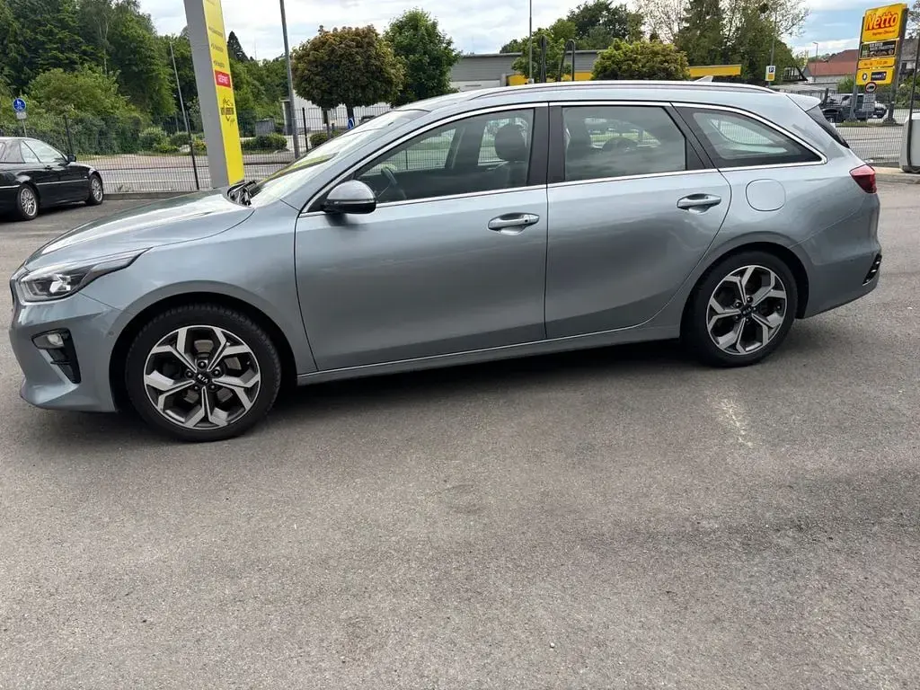 Gebraucht Kia Ceed 136 PS (100 kW) 2019 Silber Kleinwagen