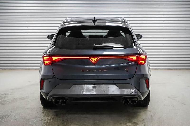 Gebraucht Cupra Leon VZ 2025 Magnetic grau metallic (s7)