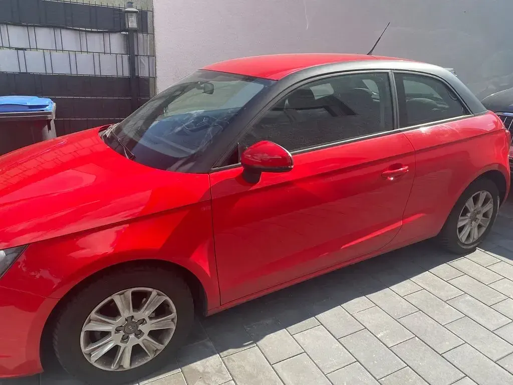 Używany Audi A1 Ambition 86 KM (63 kW) 2011 Czerwony Hatchback