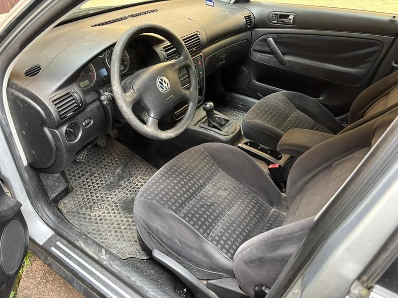Brugt VW Passat 101 HK (74 kW) 2002 Sølv Sedan