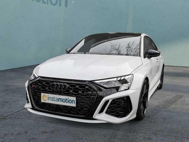 Weiß Gebraucht 2022 Audi RS3 Sport Kleinwagen | 59.740 € (Teuer) - Bild 1/2