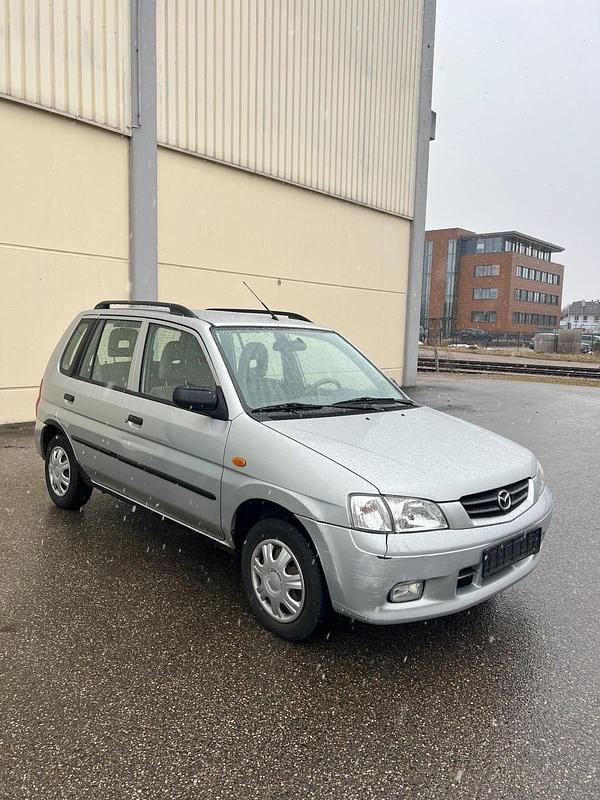 Gebraucht Mazda Demio 75 PS (55 kW) 2002 Silber Kleinwagen