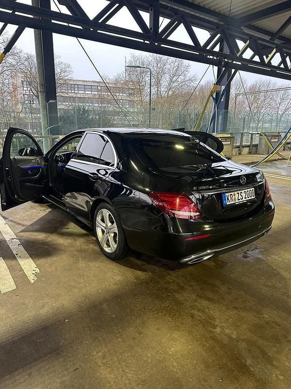 Gebraucht Mercedes E350 258 PS (189 kW) 2016 Schwarz Limousine