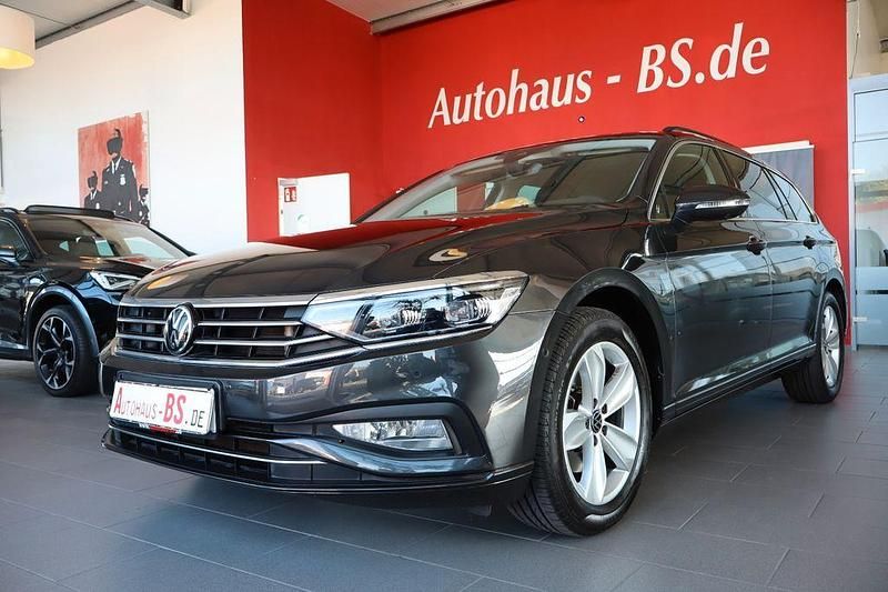 Grau Gebraucht 2022 VW Passat Kombi | 27.850 € (Guter Preis) - Bild 1/4