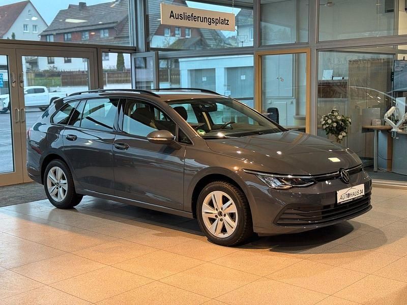 Grau Gebraucht 2023 VW Golf VIII IQ Drive Kombi | 23.250 € (Guter Preis) - Bild 1/4