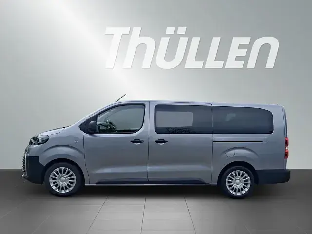 Gebraucht Toyota Proace Verso 144 PS (105 kW) 2024 Grau Kombi
