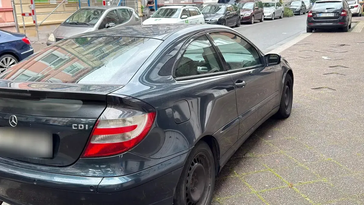Gebraucht Mercedes C220 150 PS (110 kW) 2004 Schwarz Coupé