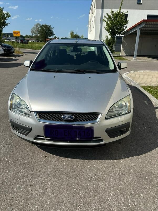 Grau Gebraucht 2006 Ford Focus Limousine | 900 € (Superpreis) - Bild 1/4