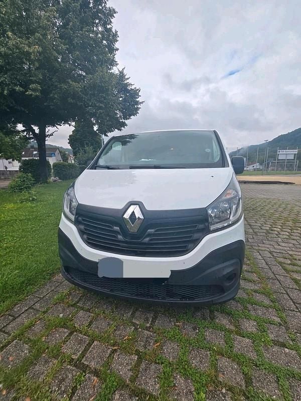 Weiß Gebraucht 2018 Renault Trafic Van | 7.000 € - Bild 1/4