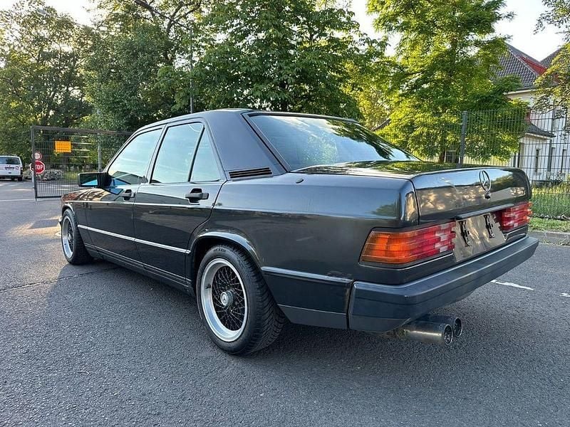 Gebraucht Mercedes 190 132 PS (97 kW) 1987 Limousine