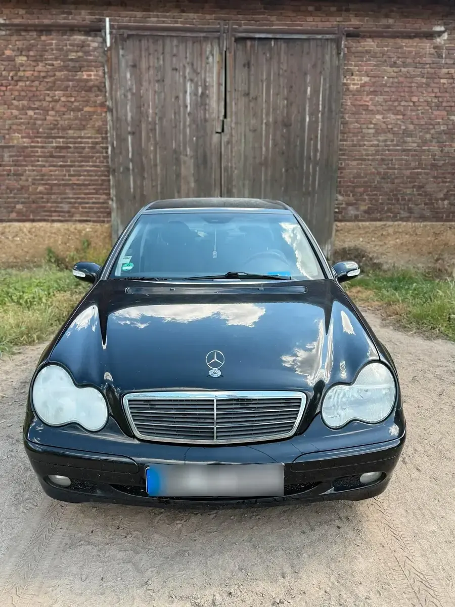 Gebraucht Mercedes C200 116 PS (85 kW) 2001 Schwarz Limousine