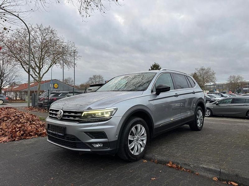 Silber Gebraucht 2020 VW Tiguan Allspace IQ Drive SUV | 14.990 € (Guter Preis) - Bild 1/4