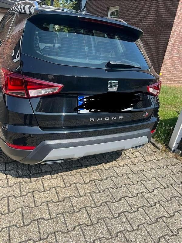 Schwarz Gebraucht 2018 Seat Arona FR SUV | 15.000 € (Guter Preis) - Bild 1/4