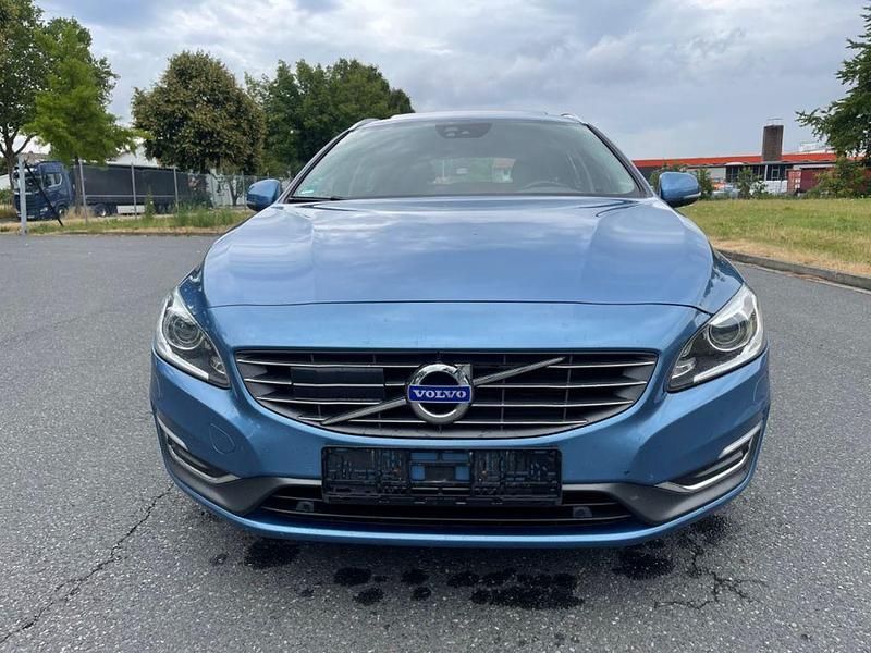 Gebraucht Volvo V60 Summum 181 PS (133 kW) 2014 Blau Kombi