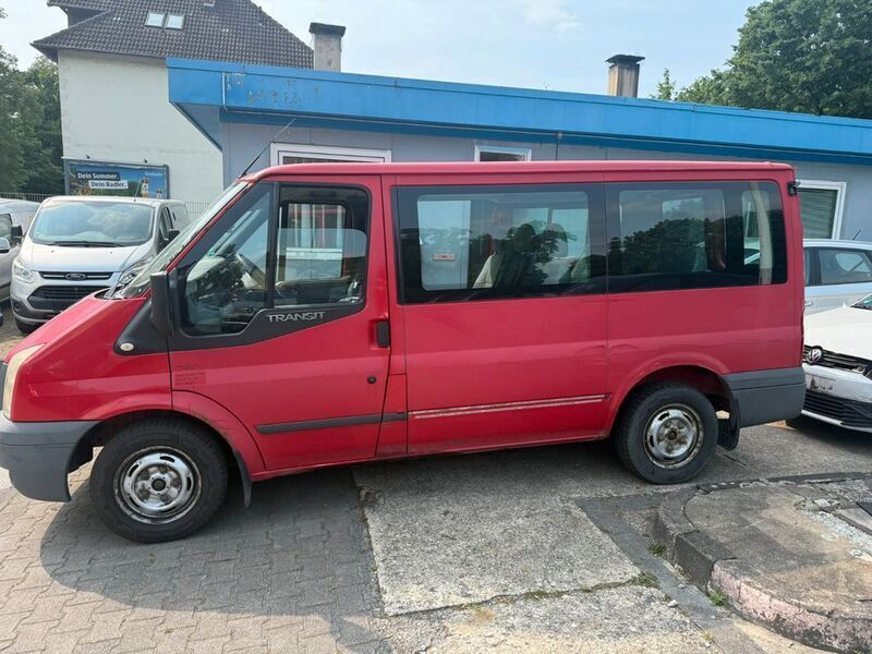Usado Ford Transit 86 CV (63 kW) 2009 Rojo Familiar