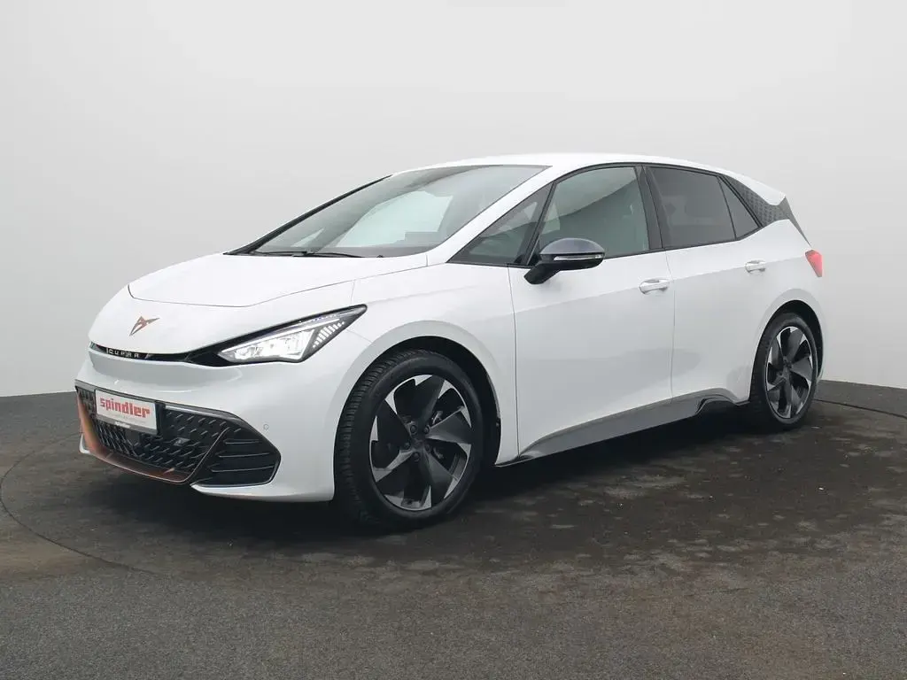 Gebraucht Cupra Born e-Boost 169 kW (231 PS) 2025 Eisweiß Kleinwagen