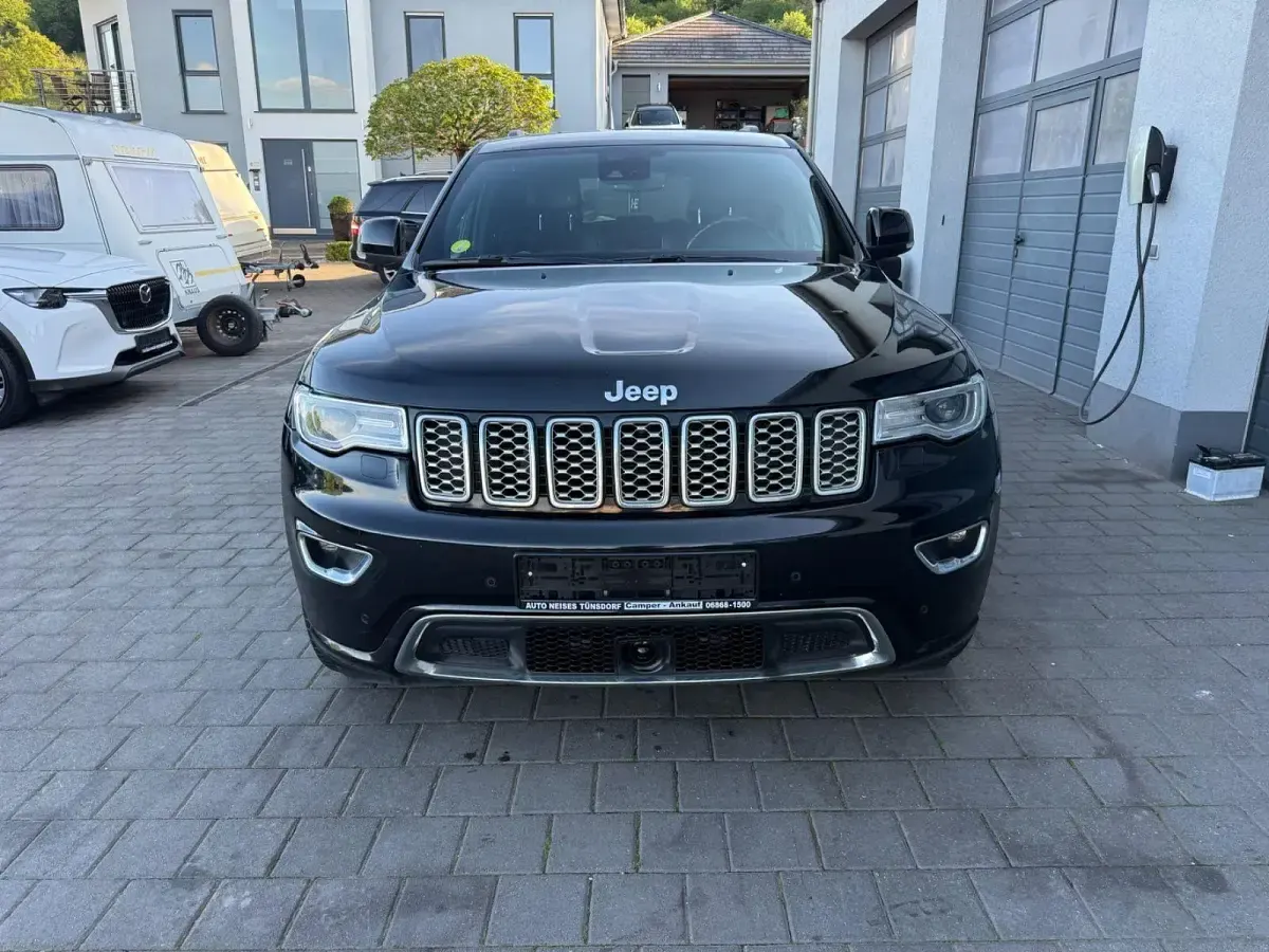 Gebraucht Jeep Grand Cherokee Overland 250 PS (183 kW) 2019 Schwarz SUV