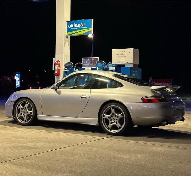 Silber Gebraucht 2001 Porsche 996 Coupé | 14.850 € - Bild 1/4